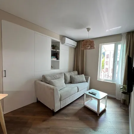 Lazur - 10min Walk To Apartament Burgas City