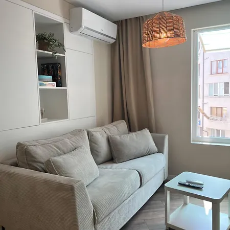 Lazur - 10min Walk To Apartament Burgas City