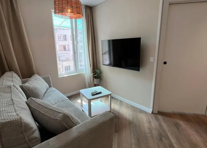 Lazur - 10min Walk To * Burgas City