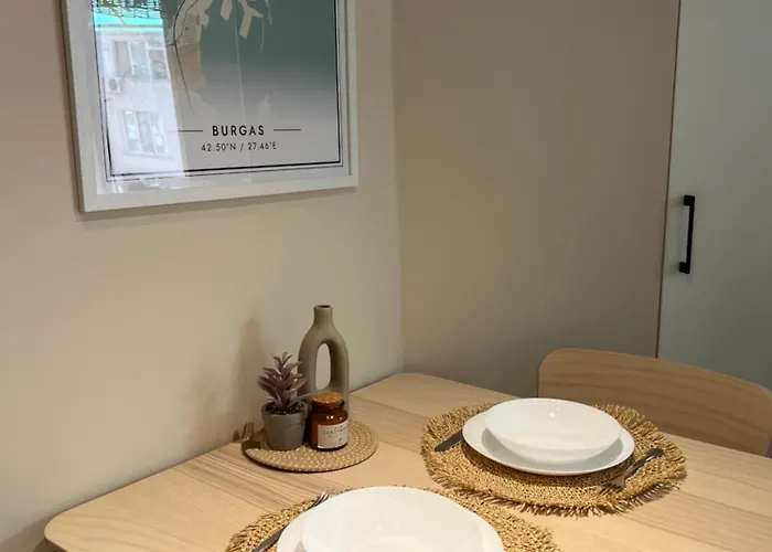 Apartamento Lazur - 10min Walk To By Bulgarianhomes