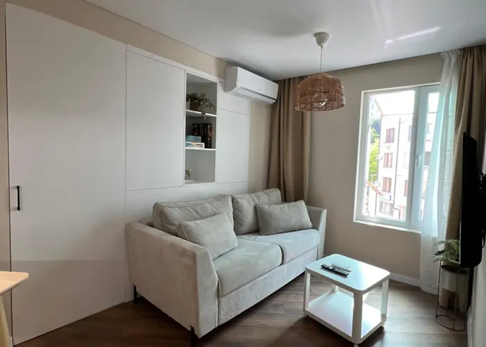 Lazur - 10min Walk To By Bulgarianhomes Apartamento Burgas