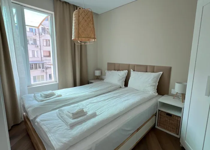 Lazur - 10min Walk To By Bulgarianhomes Apartamento